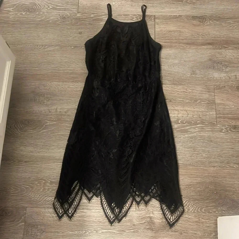 Misguided Size 10 black bodycon lace dress sleeveless - Picture 2 of 7
